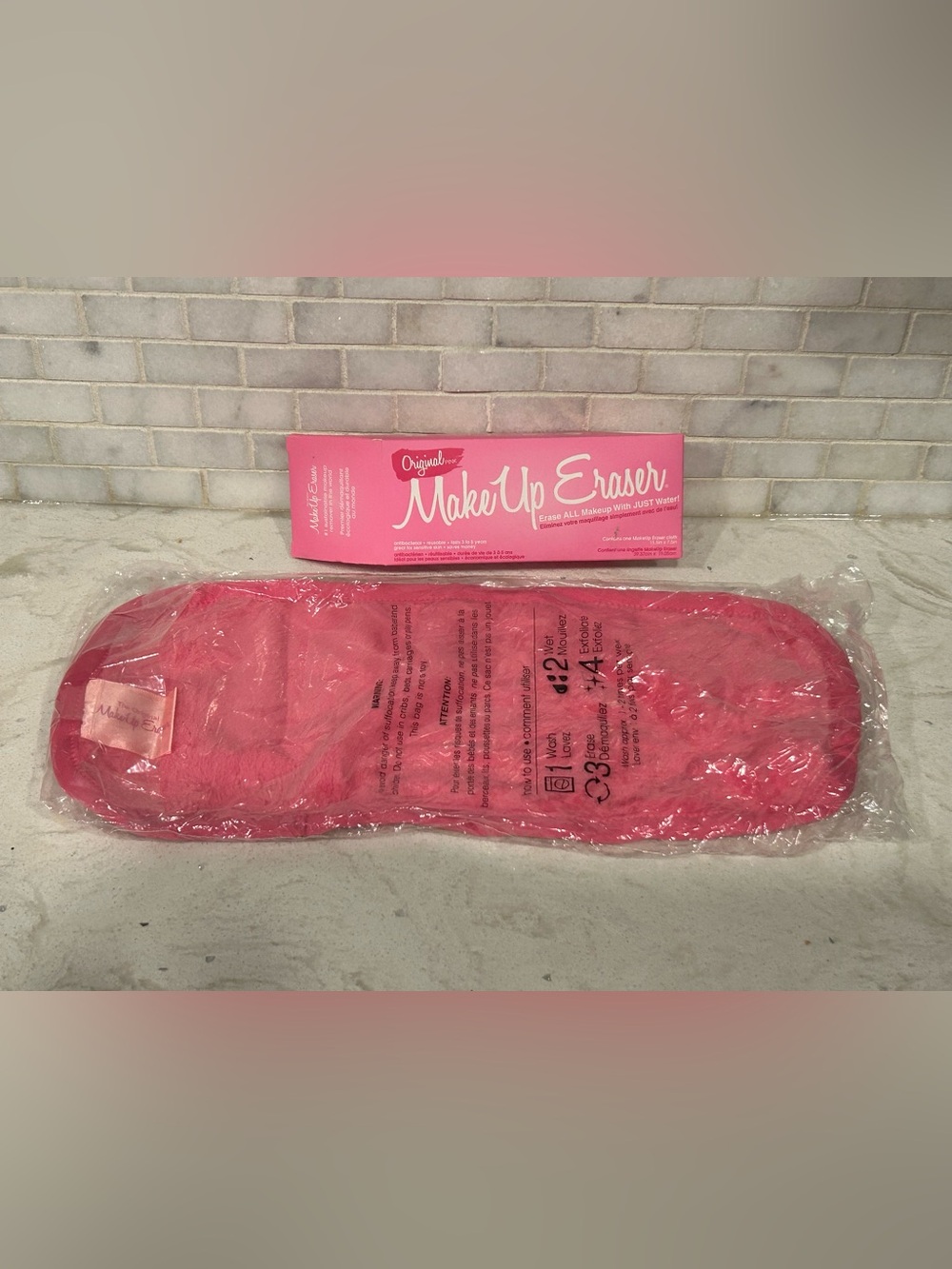 MakeUp Eraser - Picture 2 of 2